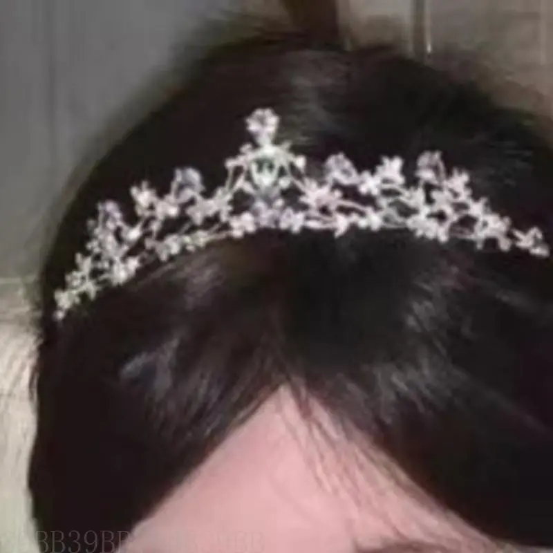 652F Delicate Tiaras Birthday Headbands Elegant Hairbands for Girls Wedding Party Photo Props Headwear Crown
