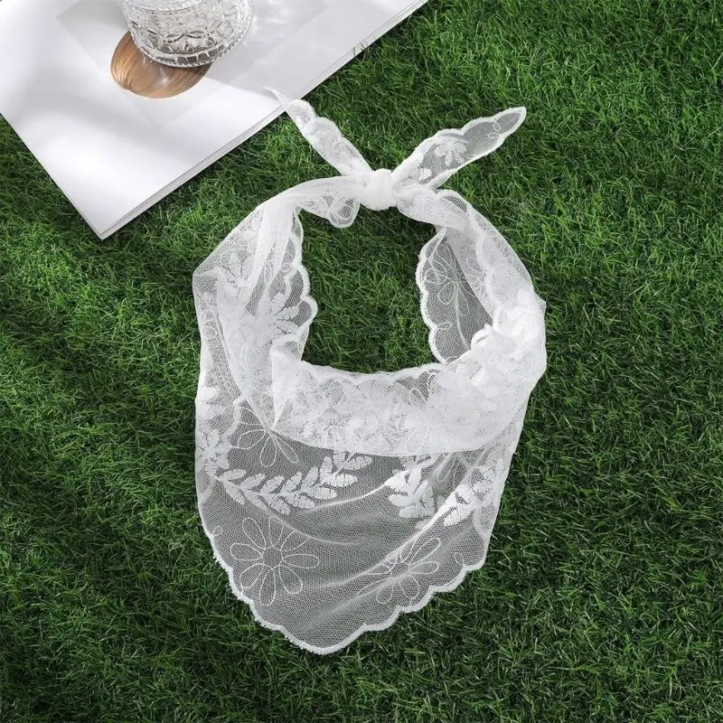 652F Elegant Women Lace Triangle Kerchiefs Summer Spring Sunproof Lace Triangle Bandana for Teens Girl Camping Taking Photo