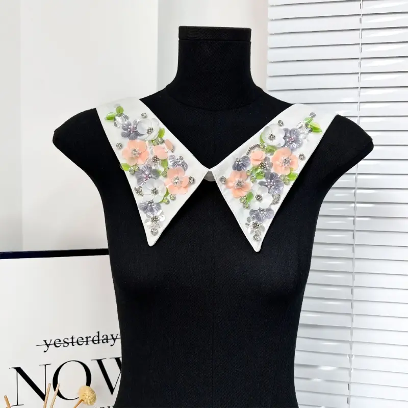 652F Fashionable Detachable Blouse Neckpiece Delicate Handcrafted Beads And Metallic Accents