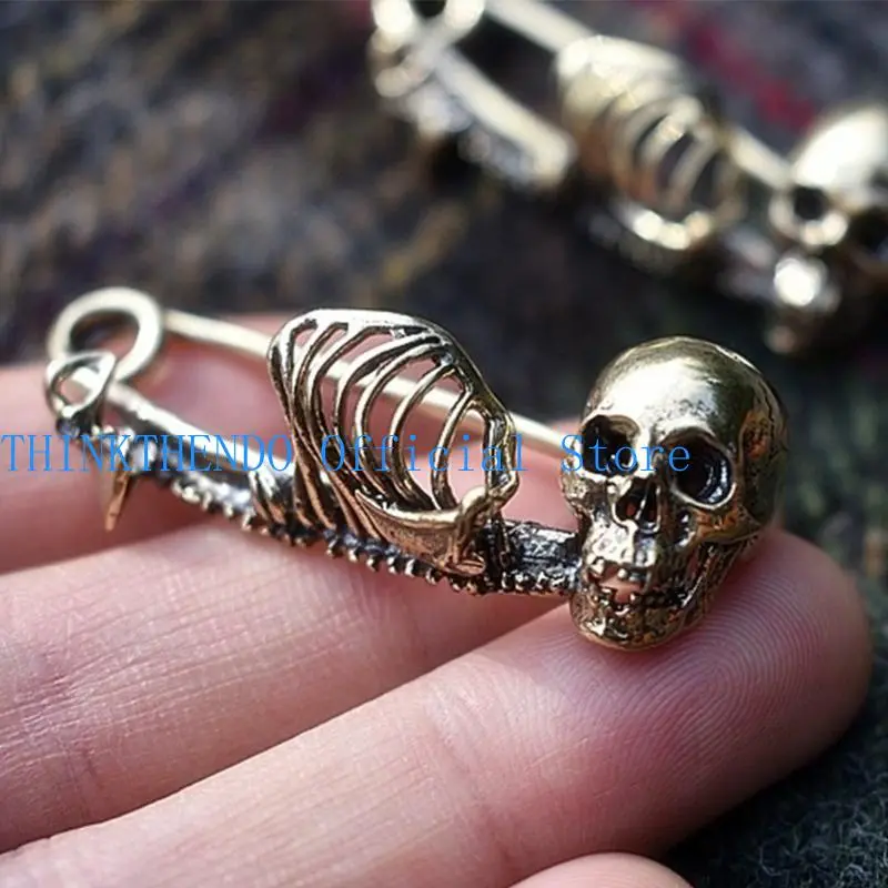 39BB Vintage Brooch RolePlay Party Skull Pin Halloween Party Costume Brooch Hat Badge