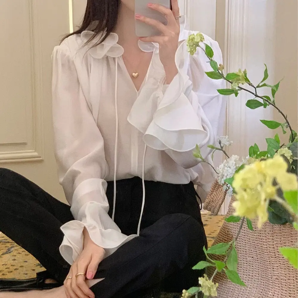 French V-neck Blouse for Women Blusa Tule Transparente Womens Tops Camisa Mujer Estampado Vintage Retro Regulai Fit Blouse