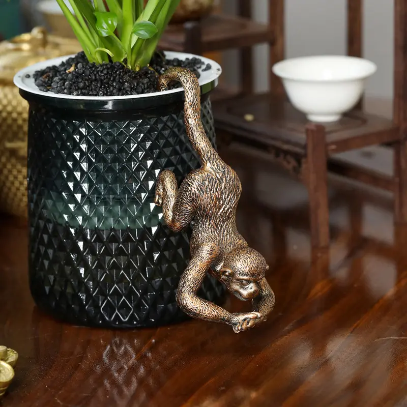 New Funny Hanging Monkey Flower Pot Hugger Resin Animal Statue Planter Pot Decorations For Home Garden Balcony Patio Yard