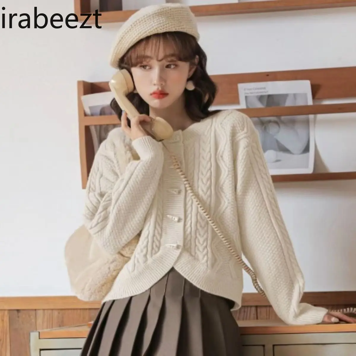 Horn Buckle Twist Sweater Cardigan Woman Spring and Autumn 2024 New Elegant Short Korean Version of Retro Jacket
