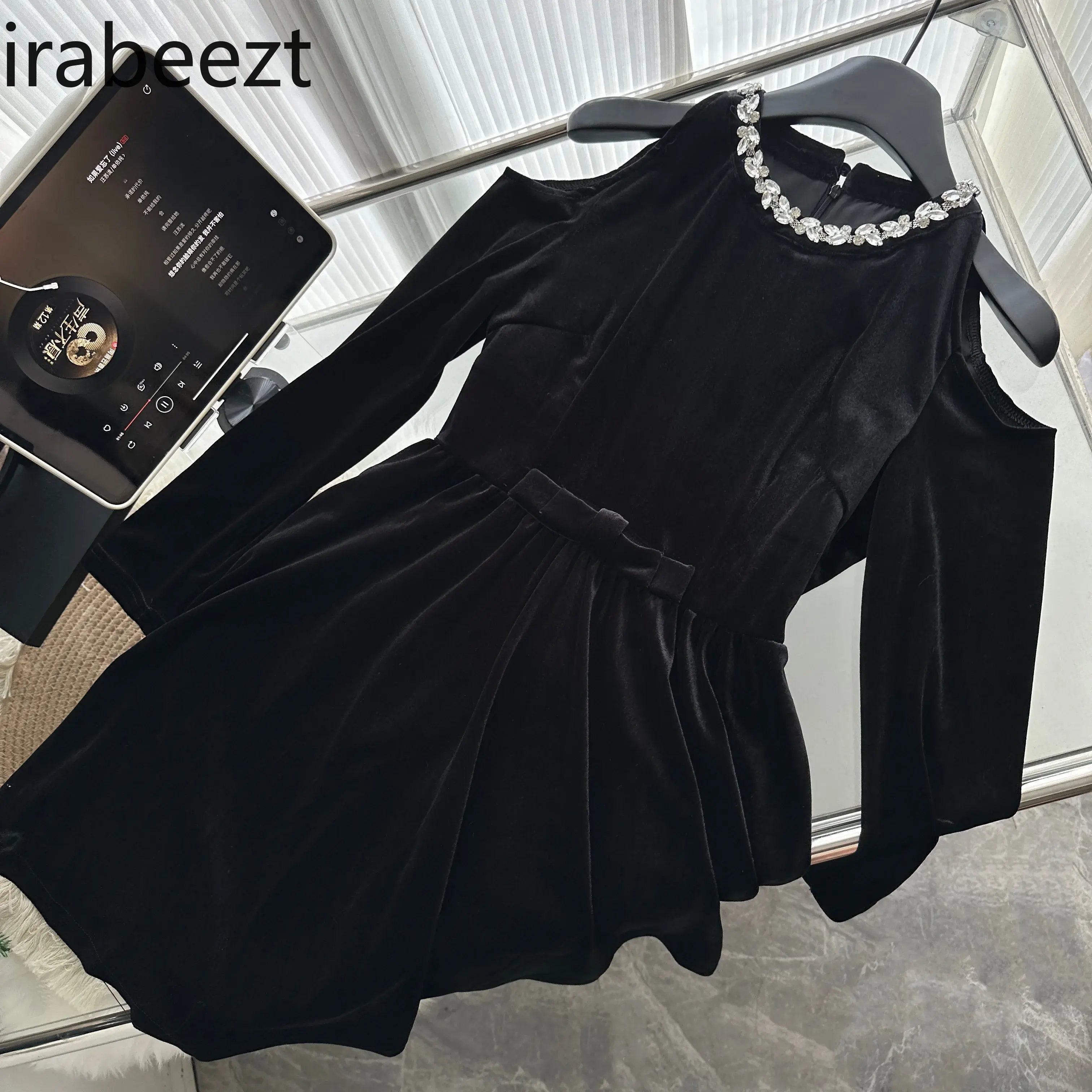 French Hepburn Style Off-the-shoulder Halter Robe Lady Velvet Little Black Long Sleeve Vintage Birthday Dress Vestido Feminino