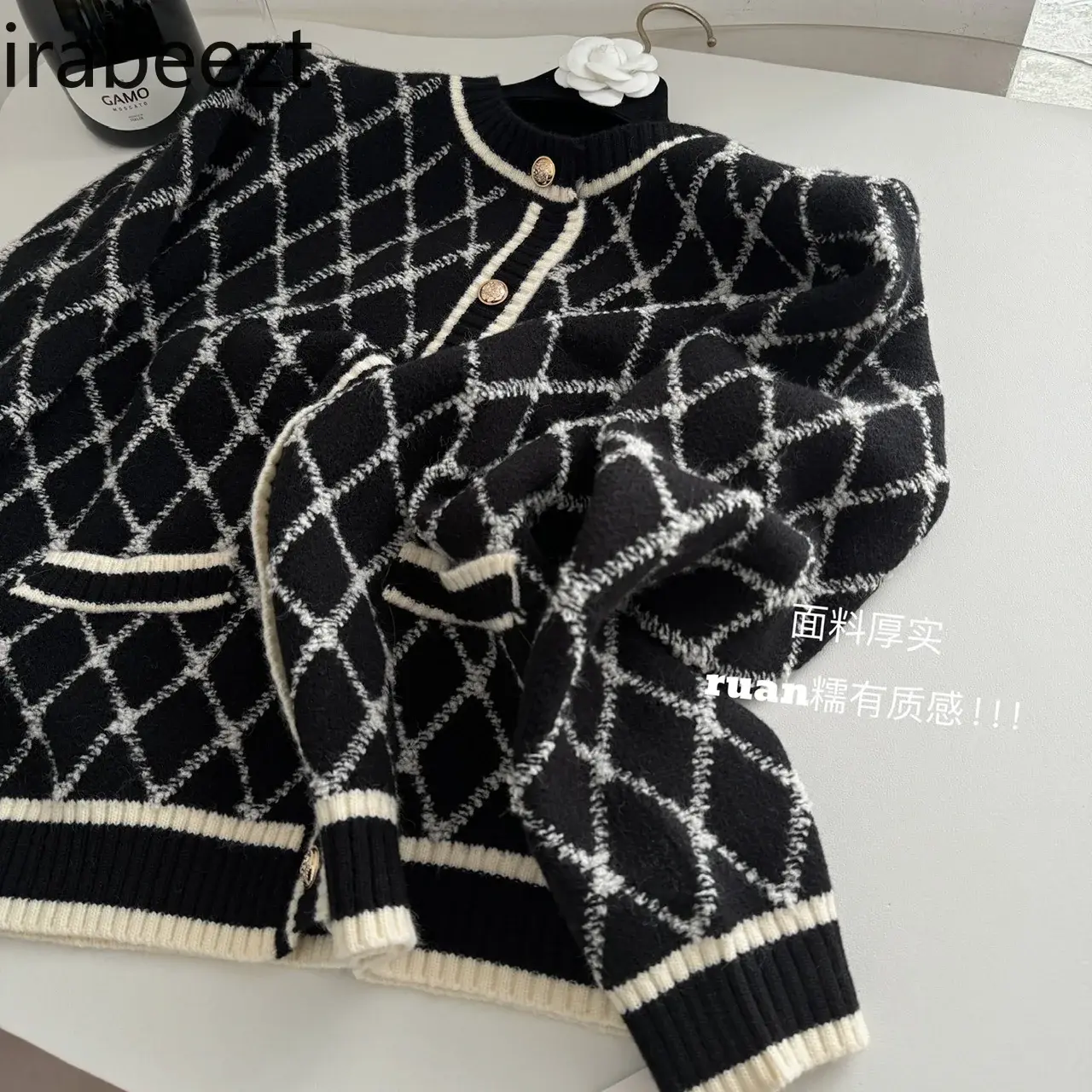 Temperament Light Luxury Style Gold Buckle Knitted Cardigan High-grade Coat Autumn High End Luxury Designer Clothes