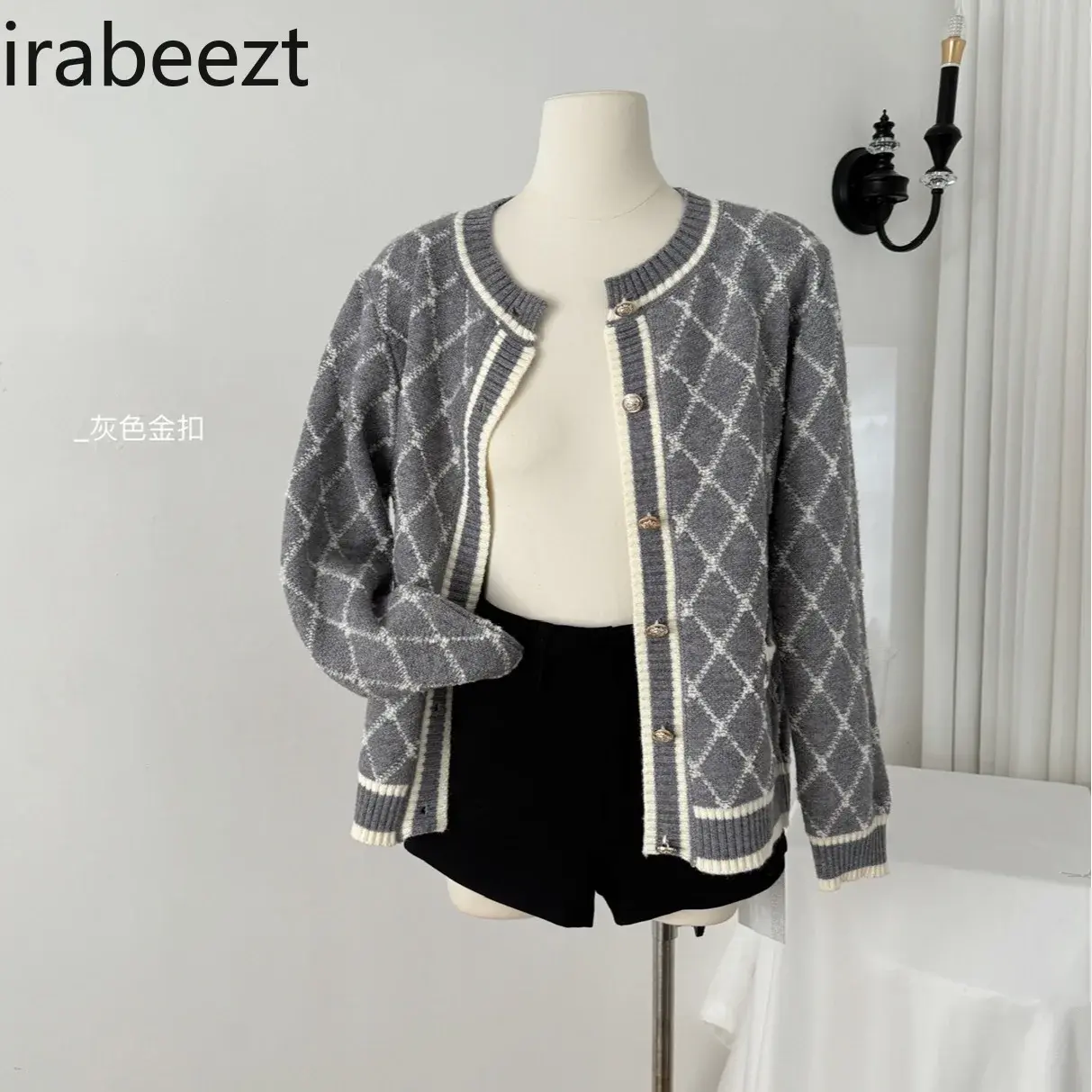 Temperament Light Luxury Style Gold Buckle Knitted Cardigan High-grade Coat Autumn High End Luxury Designer Clothes