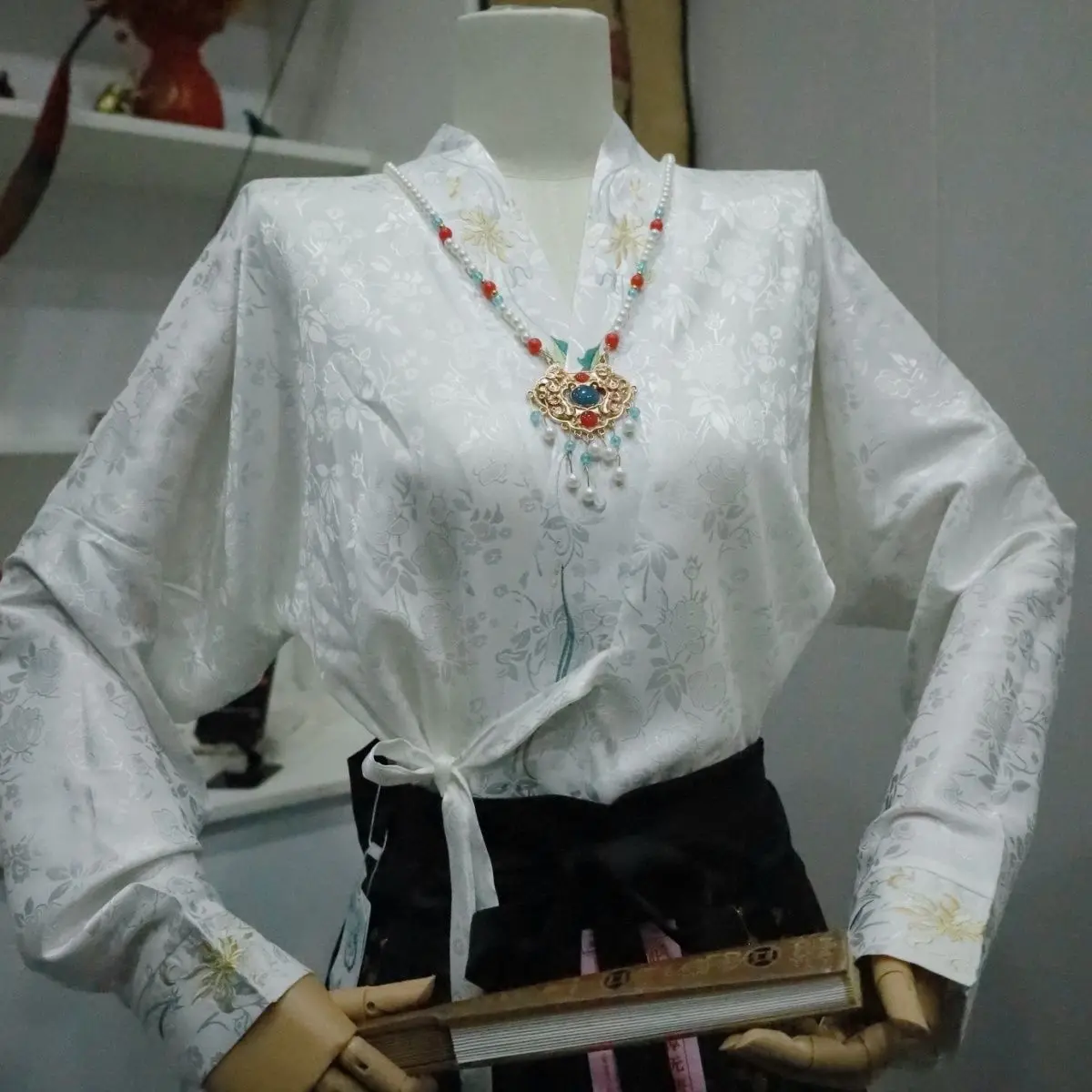 Elegant Ming Dynasty Style Women's Hanfu Top - Embroidered Cross Collar Jacket with Airplane Sleeves Traditional Chinese Blouse