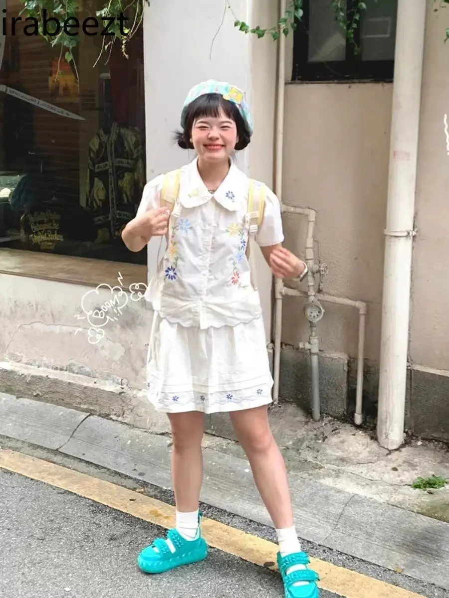 Sweet Girl Big Size Summer New Age-reducing Floral Embroidery Doll Collar Blouse Short-sleeved Student Top Women Shirt Luxury
