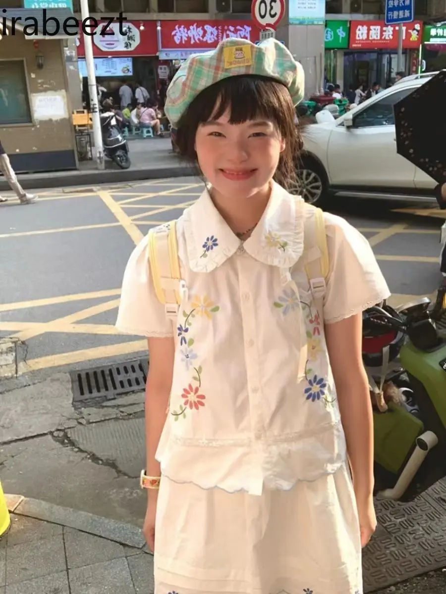 Sweet Girl Big Size Summer New Age-reducing Floral Embroidery Doll Collar Blouse Short-sleeved Student Top Women Shirt Luxury