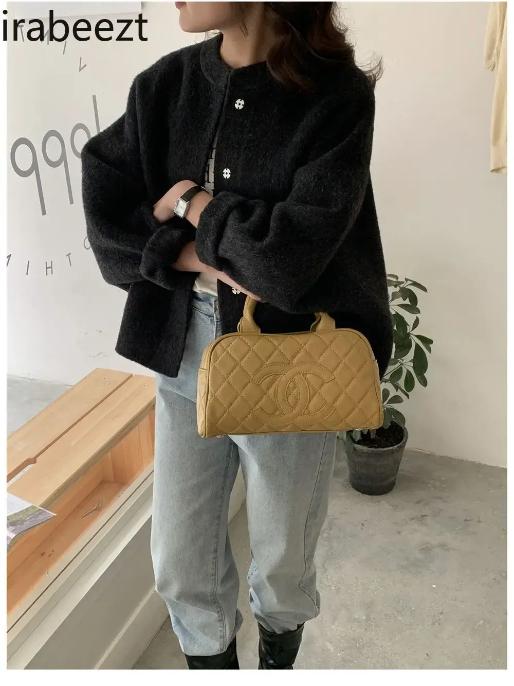 2024 New Silhouette Hand Sewn Double-sided Cashmere Jacket Women's Short Temperament Commuter Loose and Lean Wool Coat