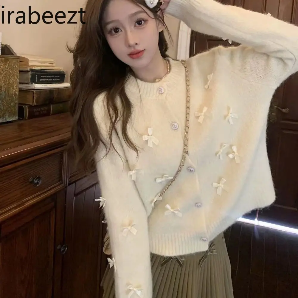 Fashion Grey 2024 Design Coat New Lazy Autumn/Winter Knitted Bow Sweater Cropped Top Regulai Fit Cardigan Women