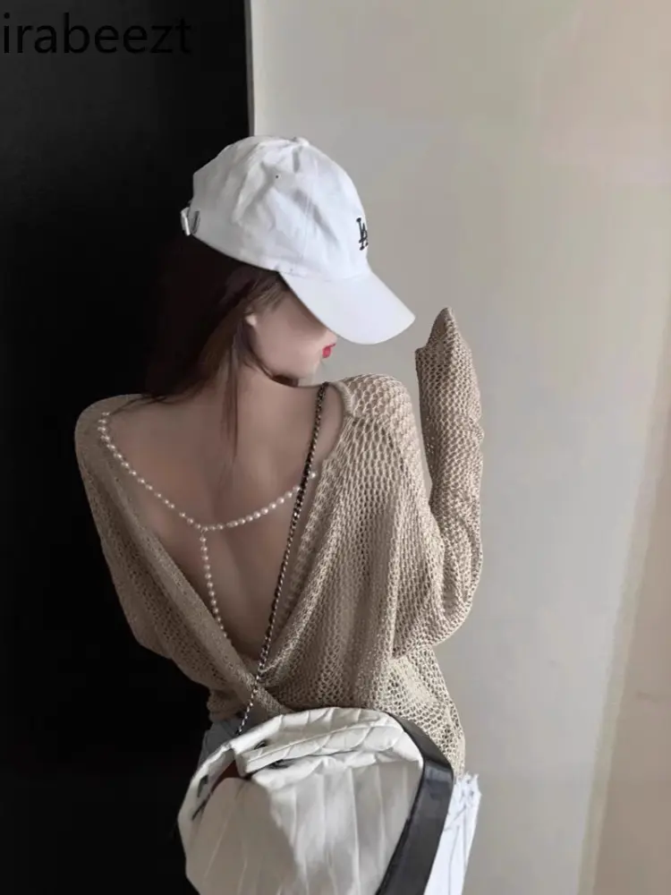 2025 New Autumn and Winter Women's Black Backless Pearl Chain T-shirt Loose Fit Half Turtleneck Slim Fit Bottoming Women Tops