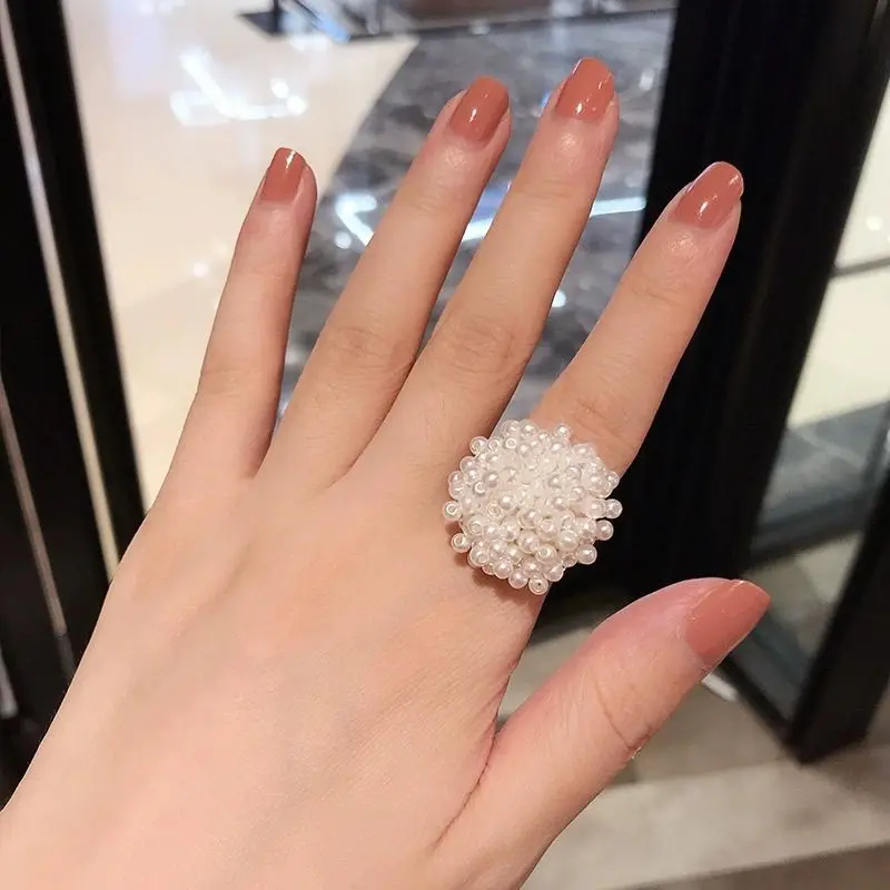 South Korea's New Sweet Pearl Flower Closed Ring Female Elegant Simple Everything with Red Index Finger Jewelry for Women