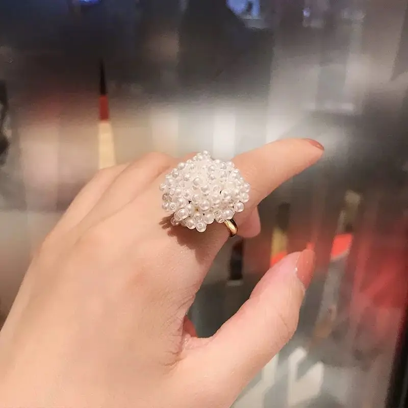 South Korea's New Sweet Pearl Flower Closed Ring Female Elegant Simple Everything with Red Index Finger Jewelry for Women