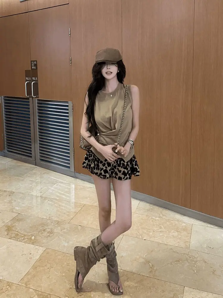 Summer New Design Waist Slimming Top for Women Versatile Short Leopard Print Skirt Pants Stylish Two-piece Set for Women