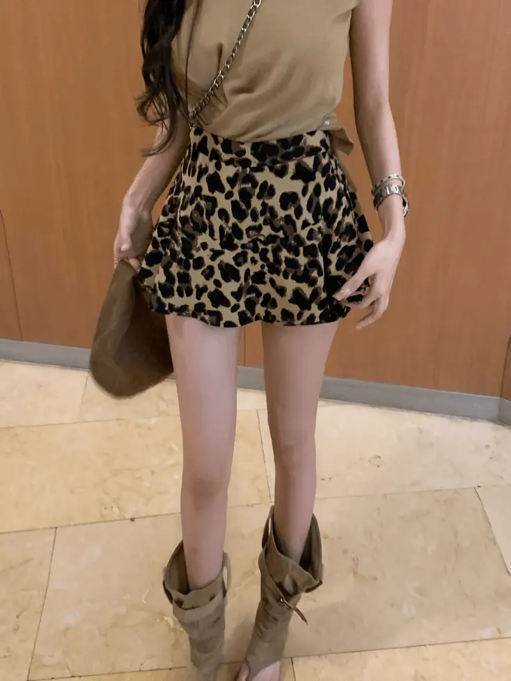 Summer New Design Waist Slimming Top for Women Versatile Short Leopard Print Skirt Pants Stylish Two-piece Set for Women