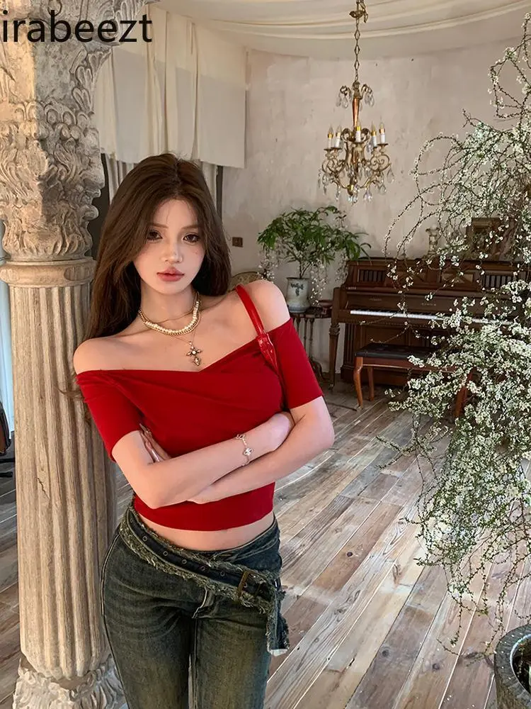 American Hot Short Red Short-sleeved T-shirt Women's Summer New Slimming Show Shoulder Chic Senior Sense of Top Vintage