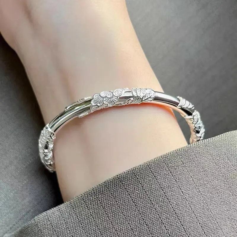 Silver Women's Full-blown Flowers Bracelet Delicate And Light Luxury Open Adjustable Solid Jewelry