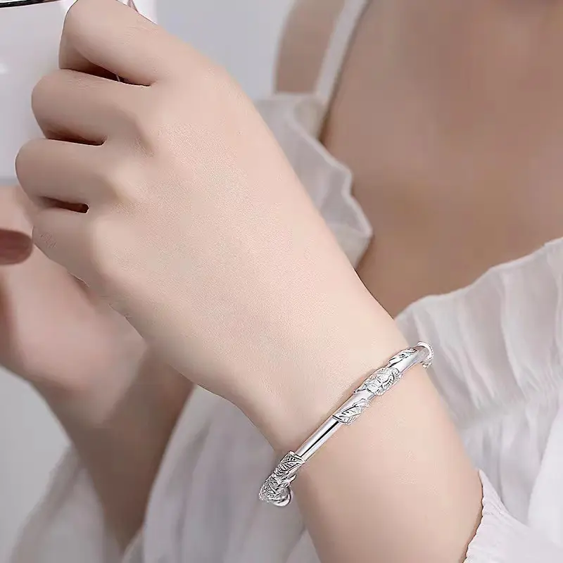 Silver Women's Full-blown Flowers Bracelet Delicate And Light Luxury Open Adjustable Solid Jewelry