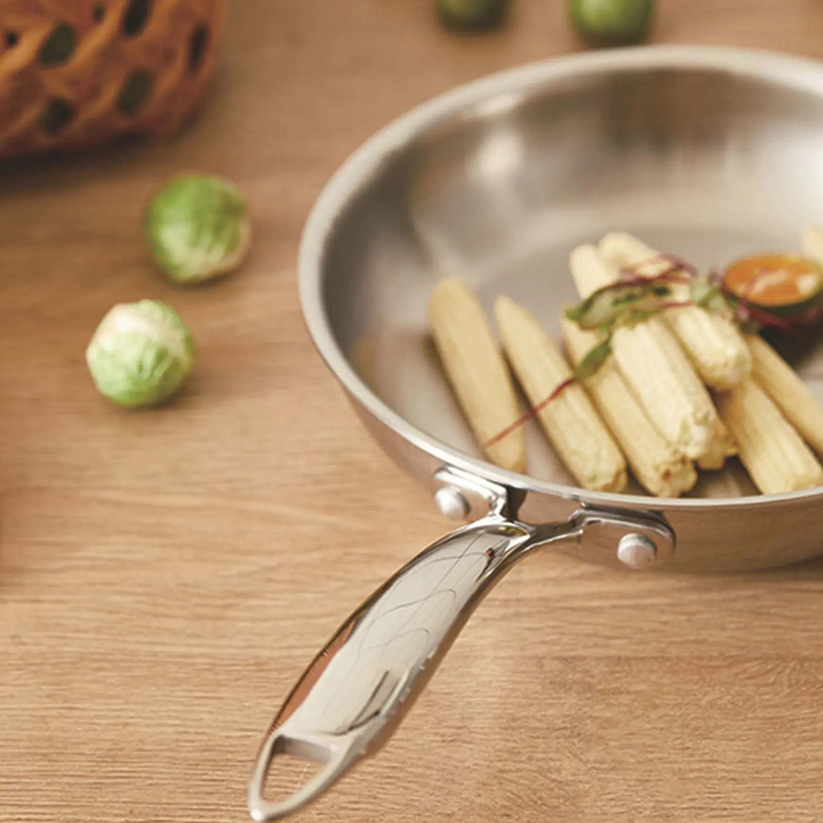Cooking Pan Stainless Steel Frying Pan Non Stick Kitchen Skillet with Handle Thickened Suitable for All Stove Kitchen Frying Pan