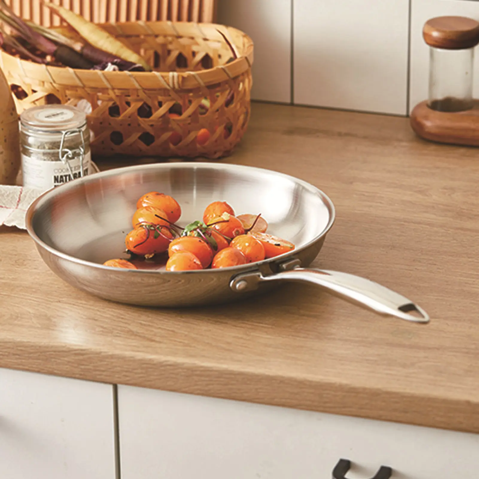 Cooking Pan Stainless Steel Frying Pan Non Stick Kitchen Skillet with Handle Thickened Suitable for All Stove Kitchen Frying Pan
