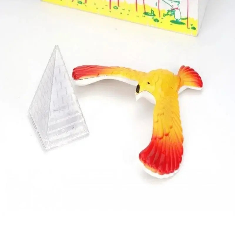 High Quality Novelty Amazing Balance Eagle Bird Toy Magic Maintain Balance Home Office Fun Learning Gag Toy for Kid Gift