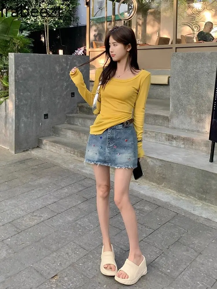 High Waist Denim Mini Skirt Women's Retro Rhinestone Embellished Stretch Fitted A-Line Short Skirt with Raw Hem Anti-Peek Casual
