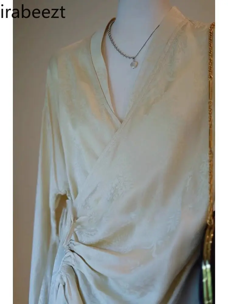 2025 New Chinese Style Women's Blouse - Elegant Embroidery Mandarin Collar Vintage Boho Chic Spring Autumn Casual Tops