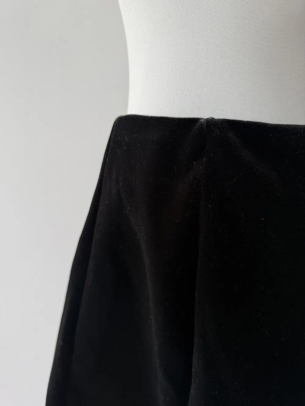 Fashion Popular Elastic-waisted Golden Velvet Clothing Women's High-waisted Mini Skirt Autumn and Winter Black Velvet Skirt
