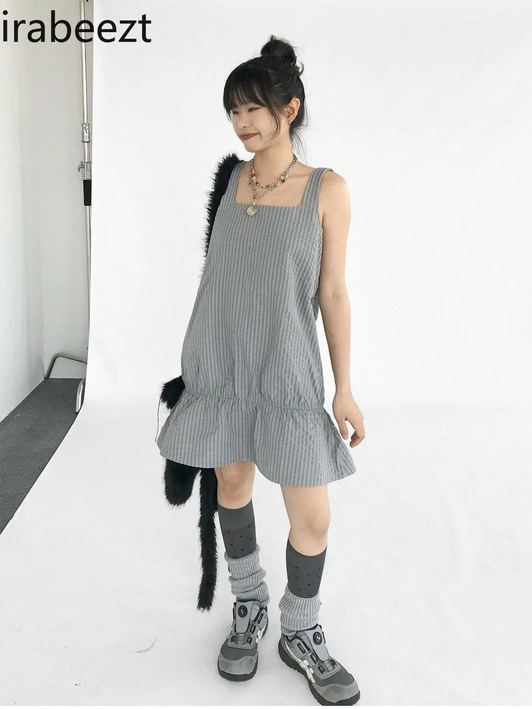Design Girl Sweet Cool Niche Simple Commuter Style Ruffled Square Neck Suspenders Robe Sleeveless Wrinkle Chic Summer Dress