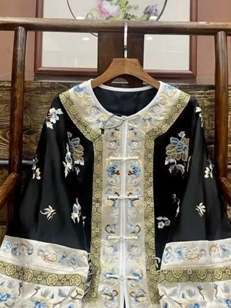 Elegant Chinese Tang Suit Women's Loose Fit Cheongsam Dress with Embroidery Print & Frog Buttons Vintage Ethnic Style Coat