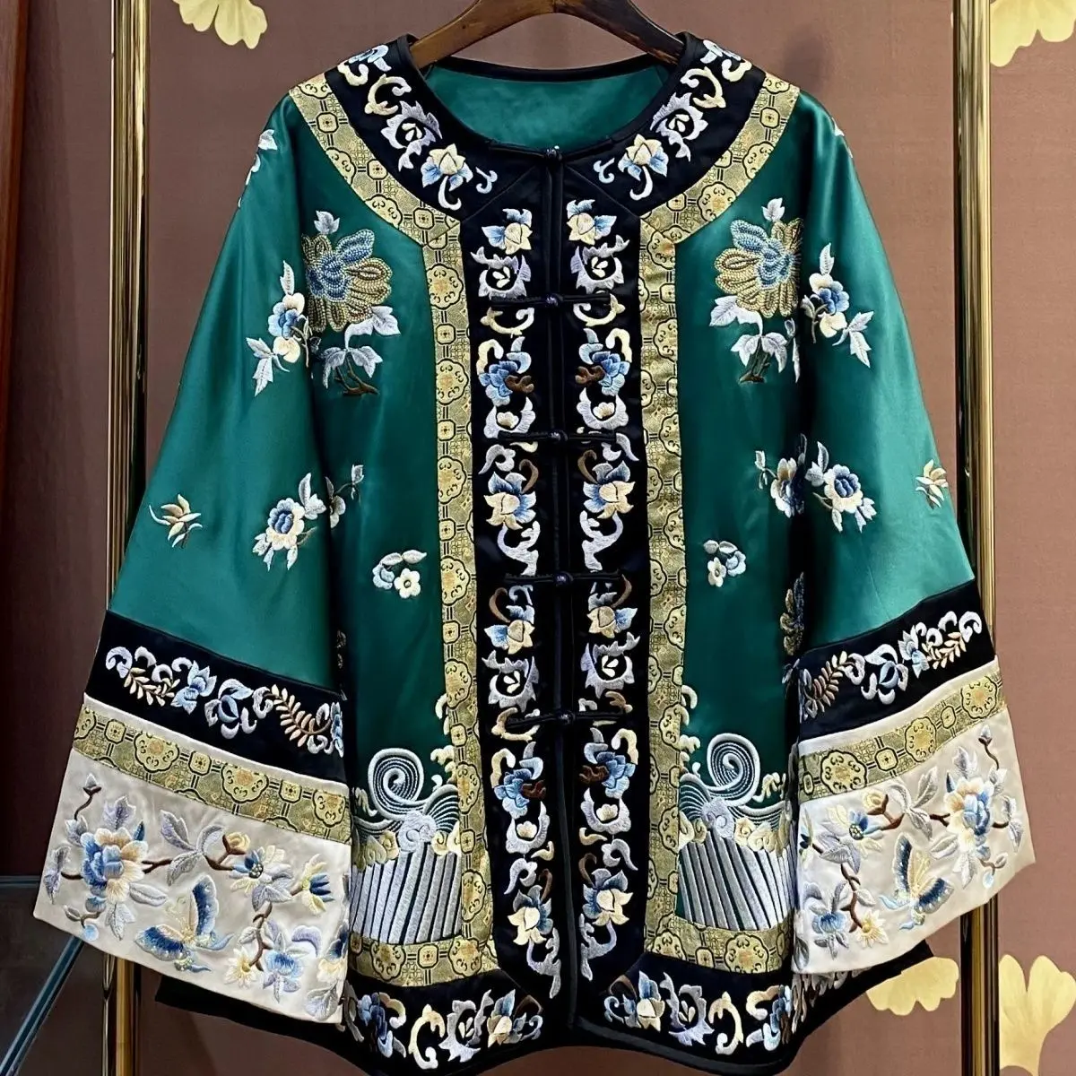 Elegant Chinese Tang Suit Women's Loose Fit Cheongsam Dress with Embroidery Print & Frog Buttons Vintage Ethnic Style Coat
