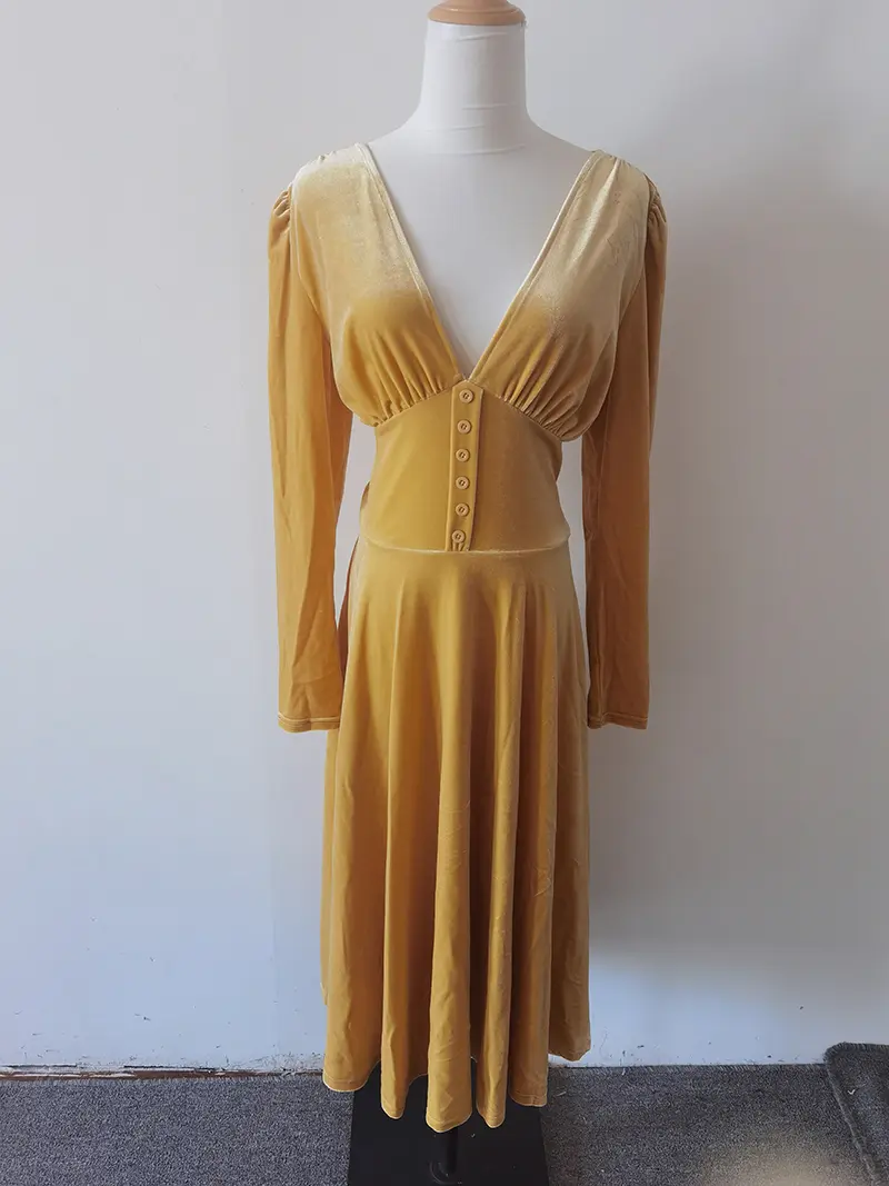 Autumn and Winter Yellow V-neck Velvet Robe High-end Elegant Waist-cinching Regulai Fit Long Dresses for Women