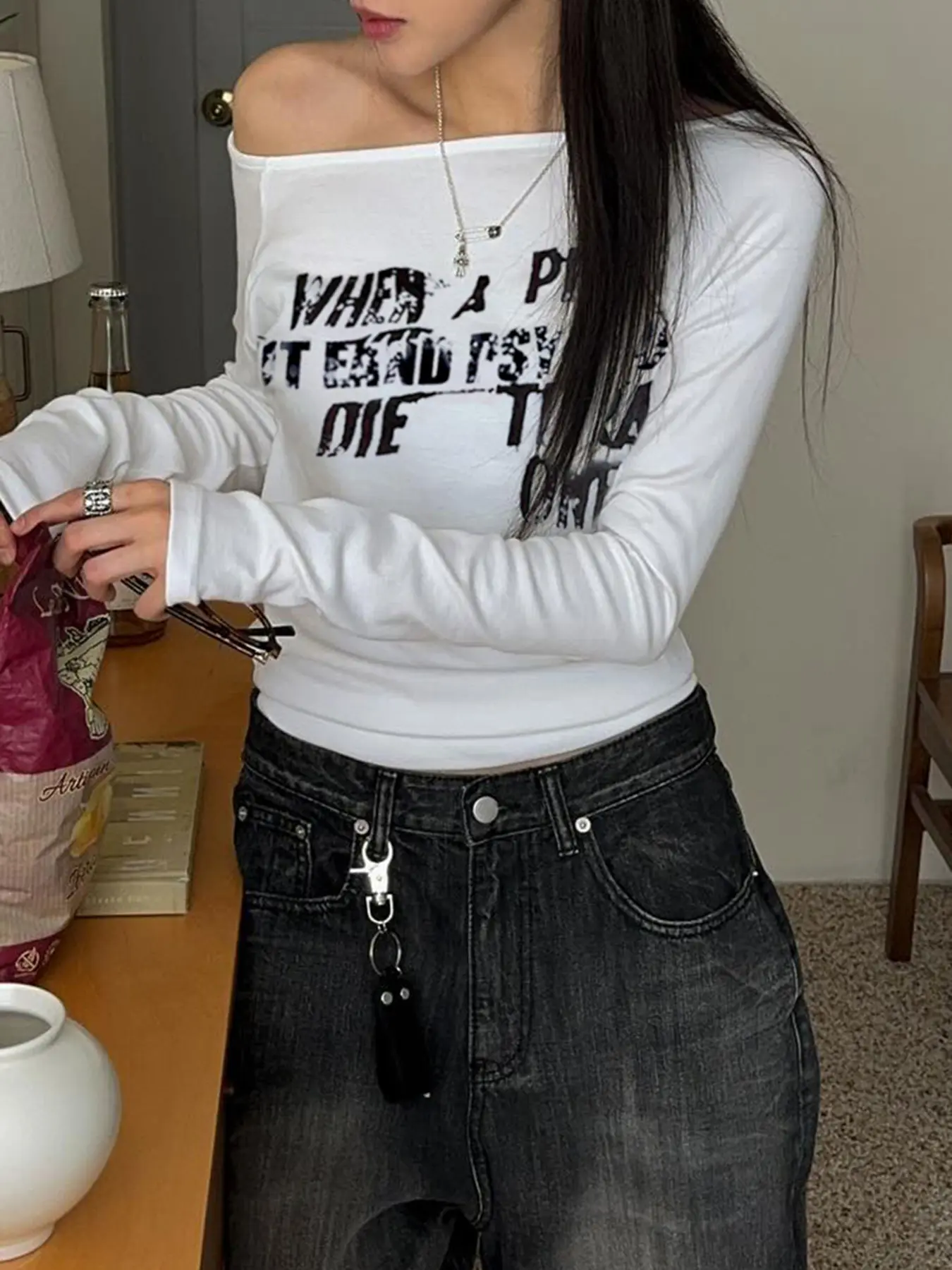 Rockmore Graphic T-Shirts Y2k Streetwear Off Shoulder Long Sleeve Tops Women Casual Aesthetics Harajuku All Match Y2k Clothes