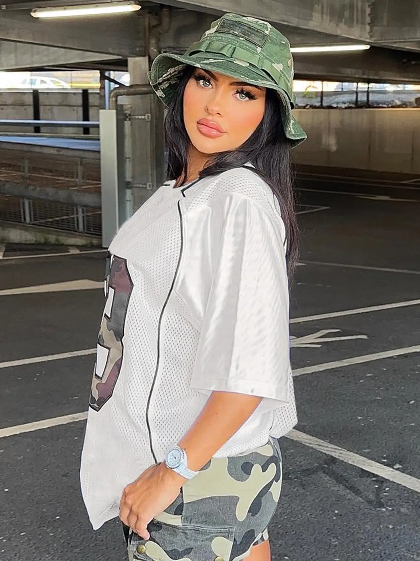 Rockmore Women's Camo No.18 Letter Print Contrast Binding Drop Shoulder Tee Street Hollow Out V Neck Half Sleeve T-shirt Summer