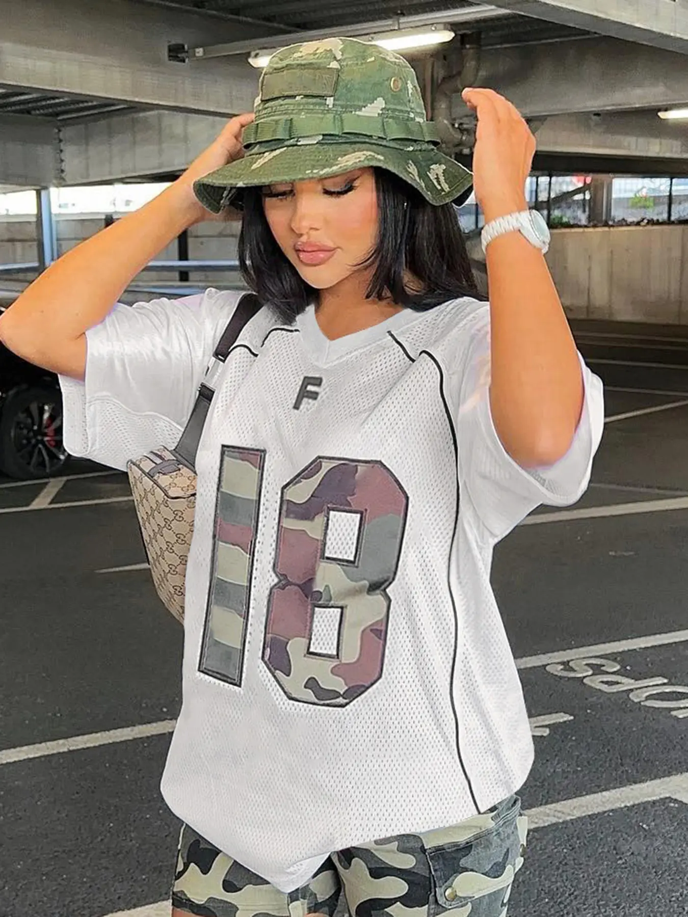 Rockmore Women's Camo No.18 Letter Print Contrast Binding Drop Shoulder Tee Street Hollow Out V Neck Half Sleeve T-shirt Summer