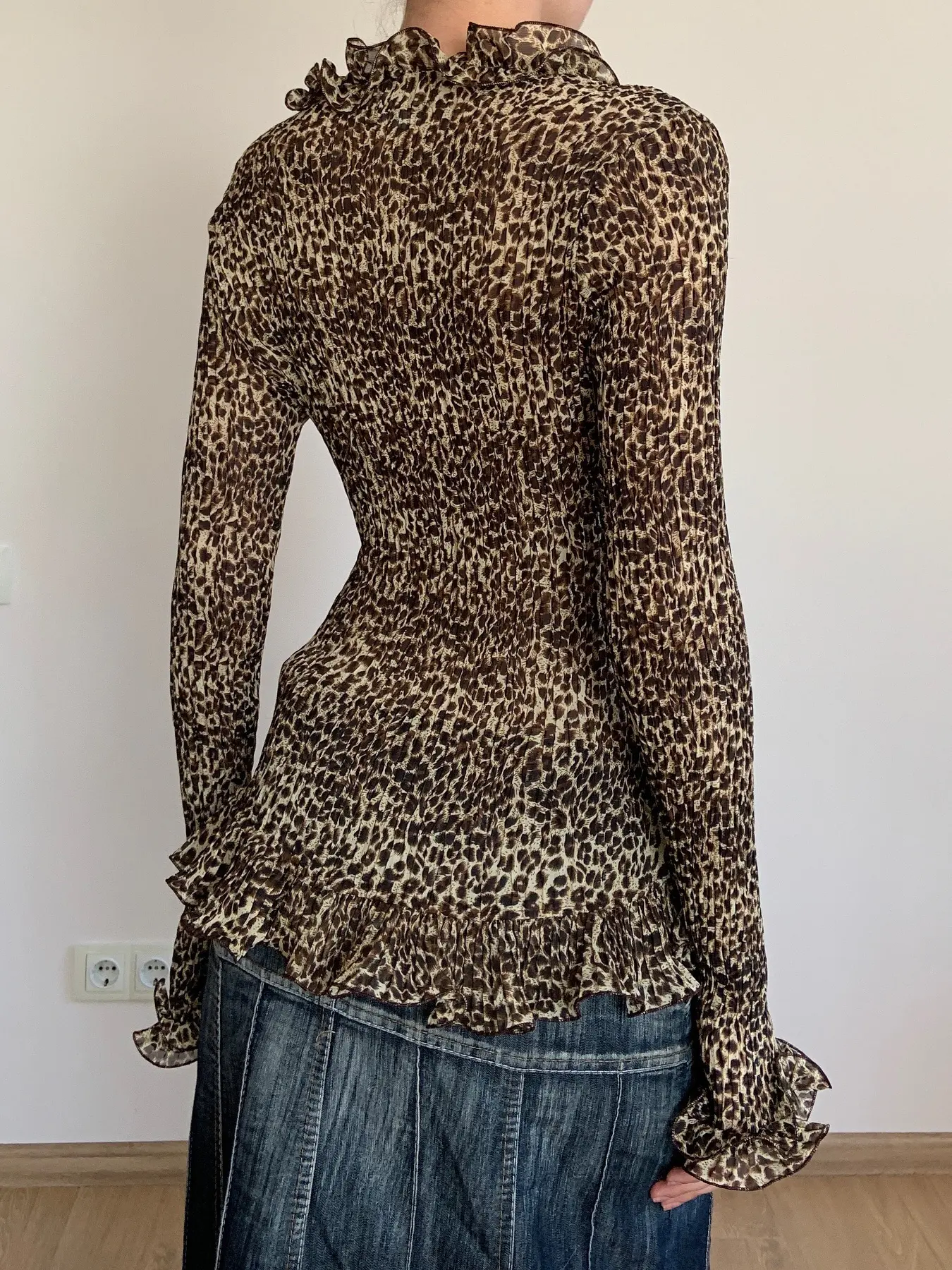Rockmoer Sexy Leopard Chiffon Blouses for Women Ruffles Design Long Sleeve Tops Fashion Vintage Blouse Shirts Holiday Vacation