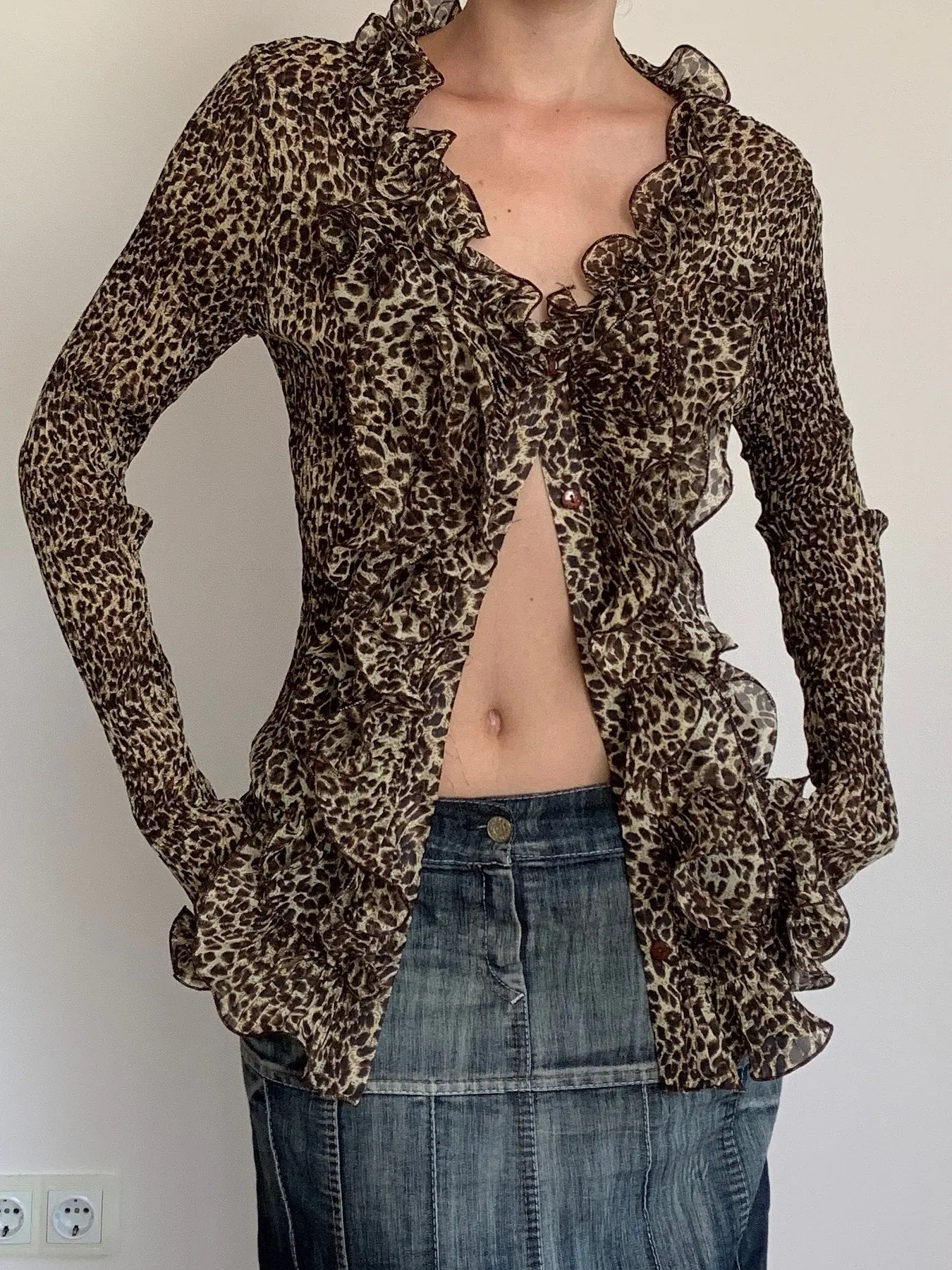 Rockmoer Sexy Leopard Chiffon Blouses for Women Ruffles Design Long Sleeve Tops Fashion Vintage Blouse Shirts Holiday Vacation