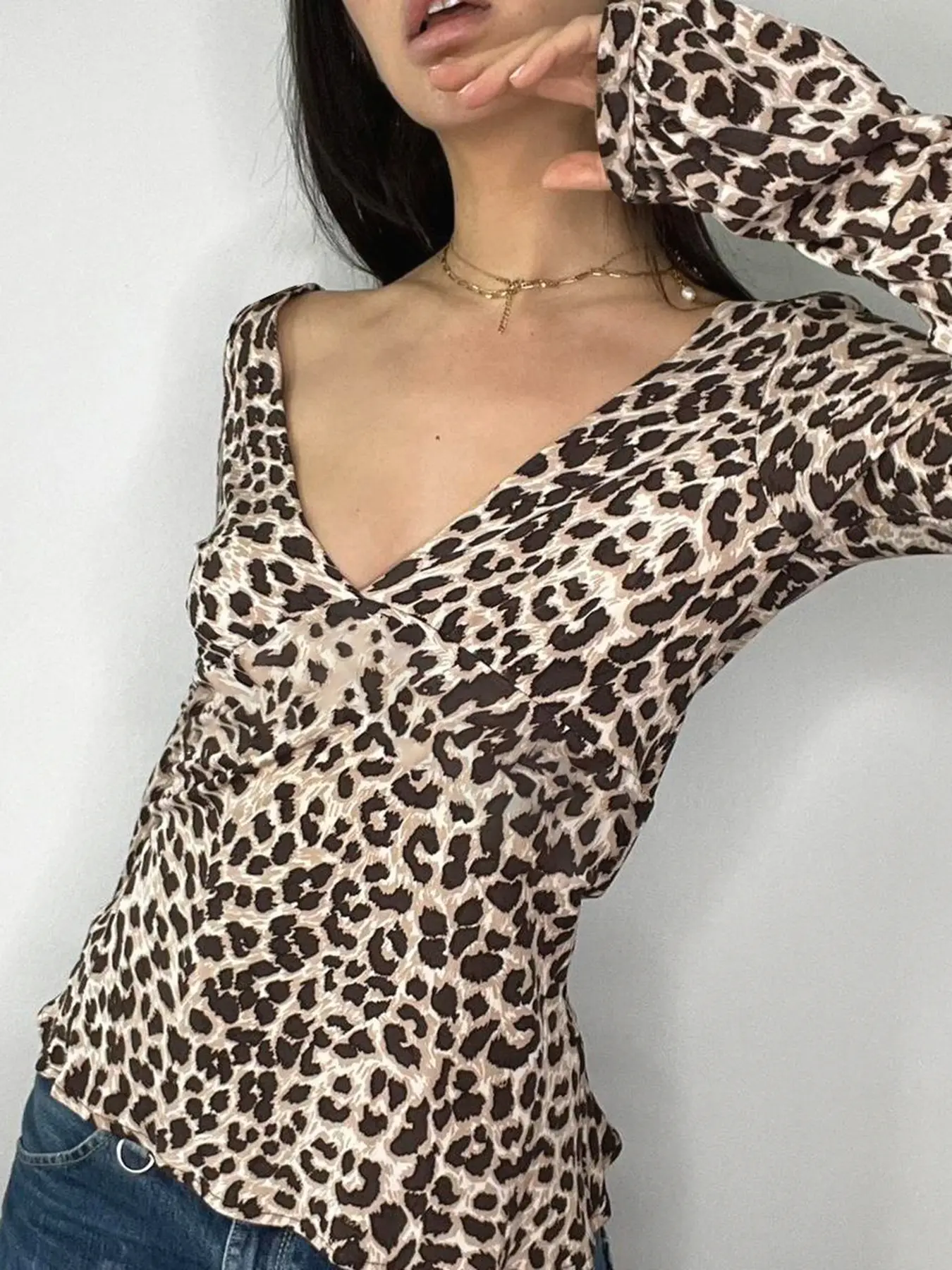 Rockmore Sexy Leopard Print Flare-sleeved T-shirt Aesthetic Deep V-Neck Slim Tops Autumn Spring Fashion Ladies Grunge Fairycore