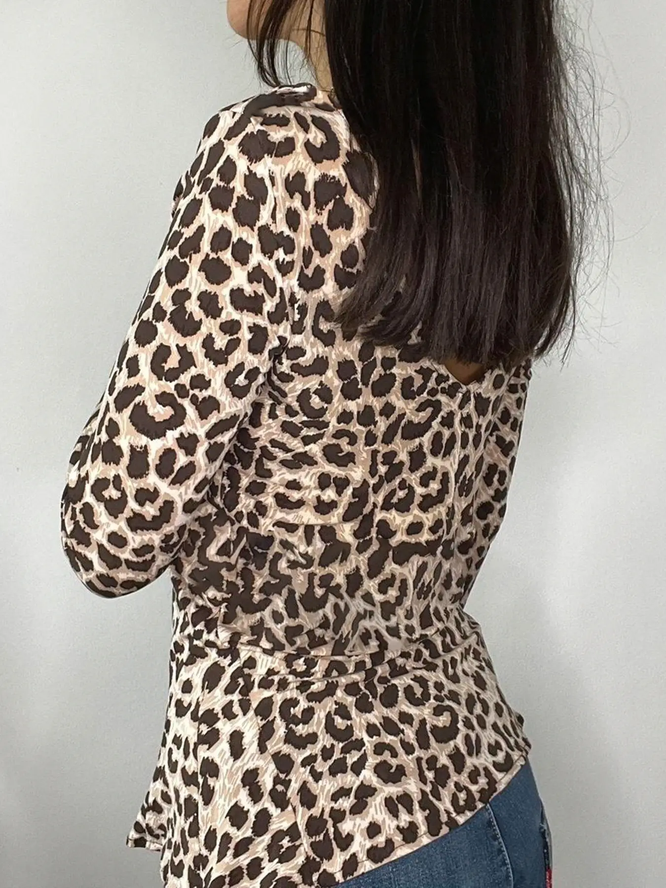 Rockmore Sexy Leopard Print Flare-sleeved T-shirt Aesthetic Deep V-Neck Slim Tops Autumn Spring Fashion Ladies Grunge Fairycore