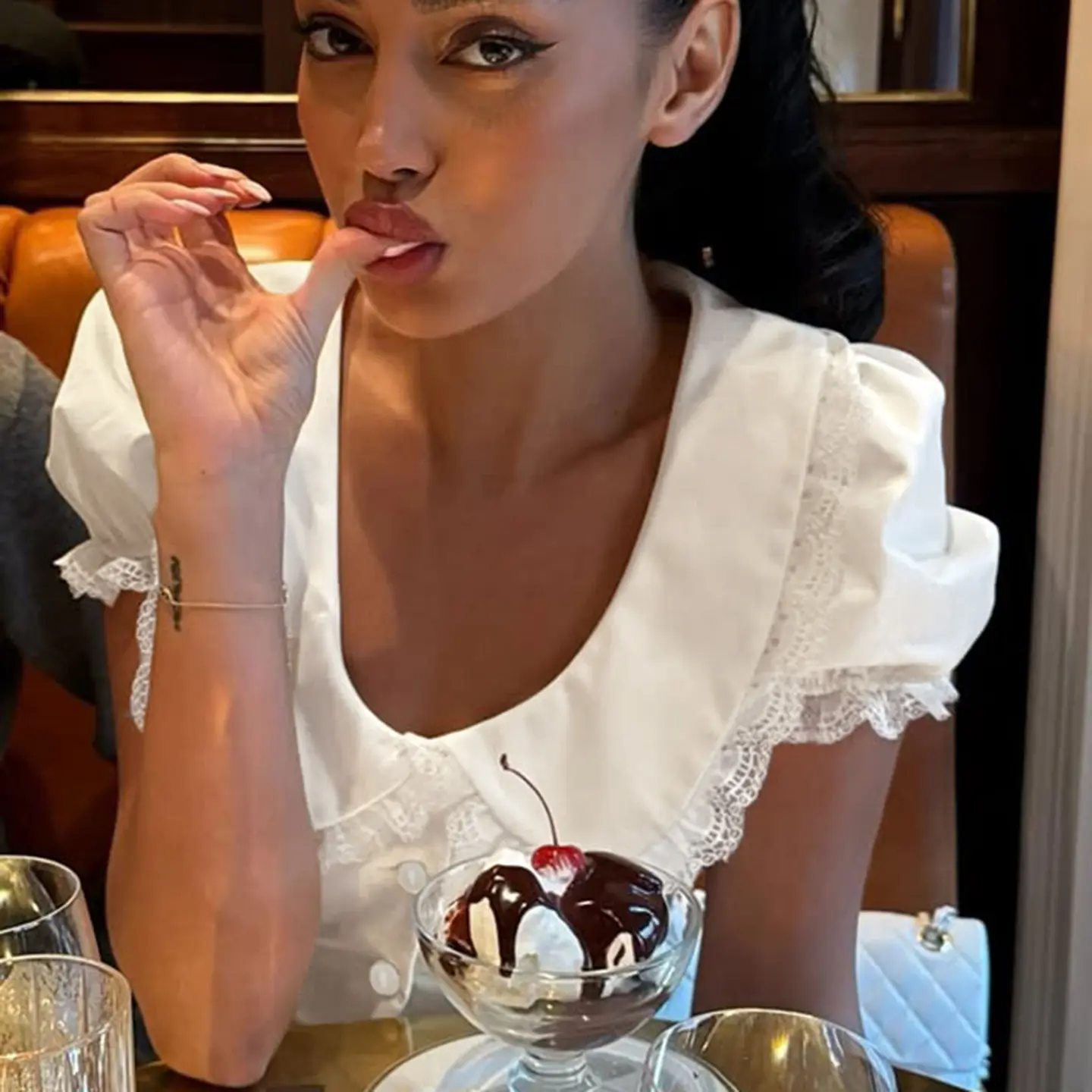 Rockmoer Women's White Blouse Peter Pan Collar Lace Pearls Buttons Cropped Elegant Summer Kawaii Short Sleeve Casual Top