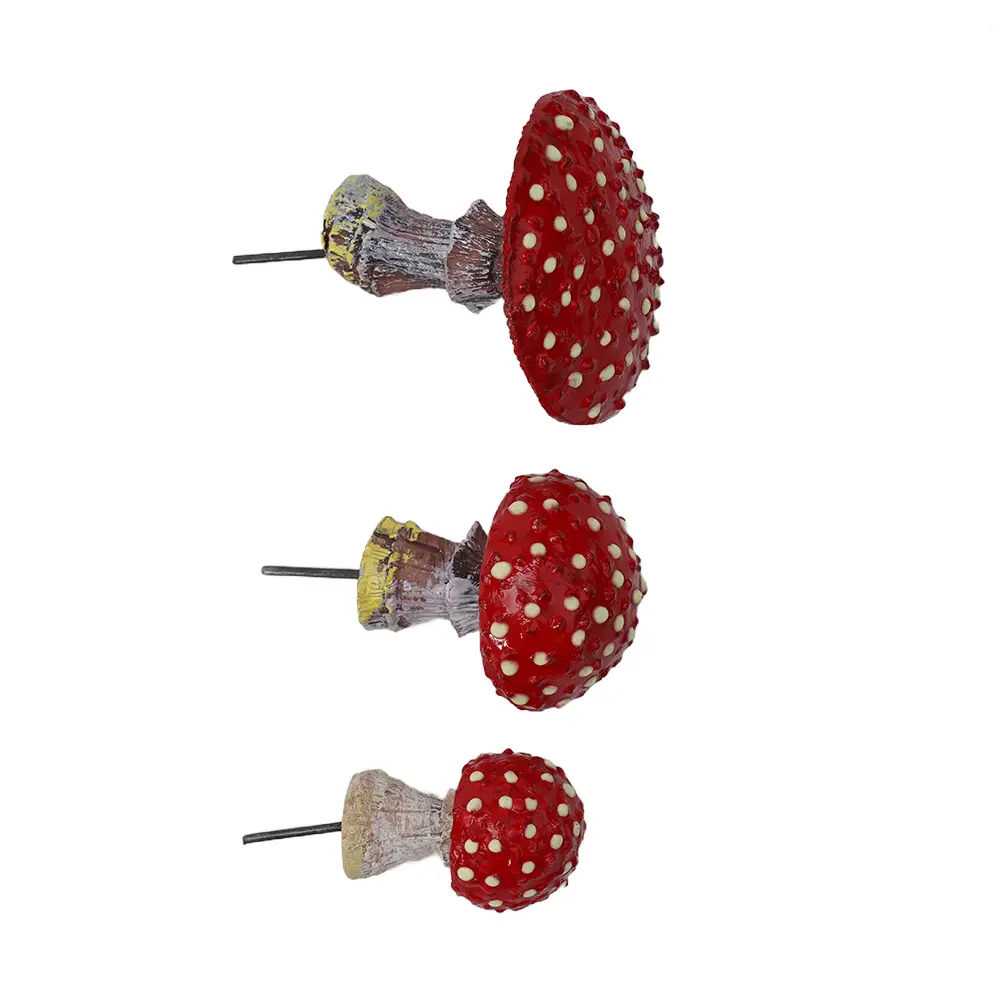 High Quality New 2022 Mushroom Outdoor Statues Decorations Ornaments Realistic Resin Three Toadstool Fungi Garden