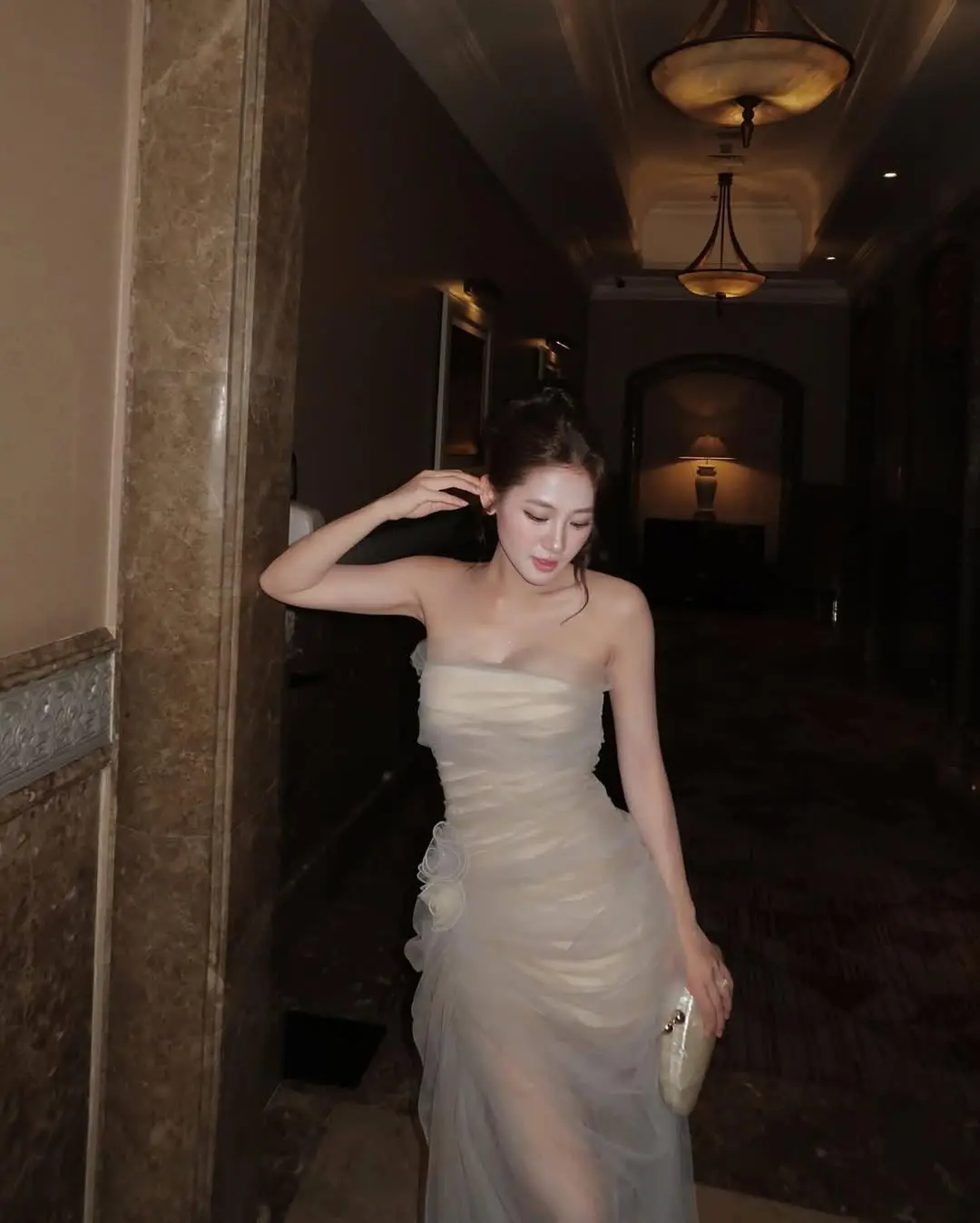 Elegant Tulle Strapless Maxi Dress with Asymmetric Hemline and High Slit French Robe de Soirée Abito da Sera Spanish Vestido