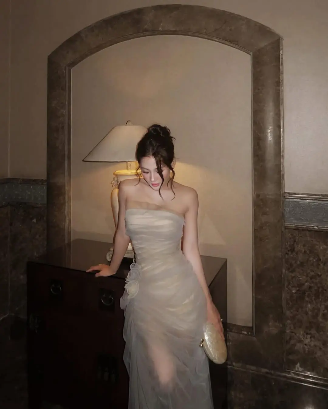 Elegant Tulle Strapless Maxi Dress with Asymmetric Hemline and High Slit French Robe de Soirée Abito da Sera Spanish Vestido