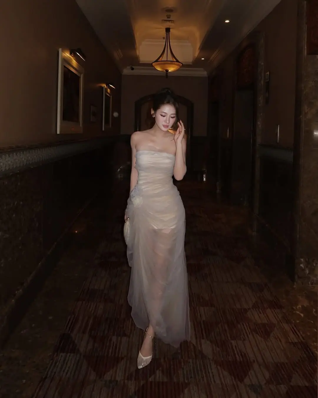 Elegant Tulle Strapless Maxi Dress with Asymmetric Hemline and High Slit French Robe de Soirée Abito da Sera Spanish Vestido