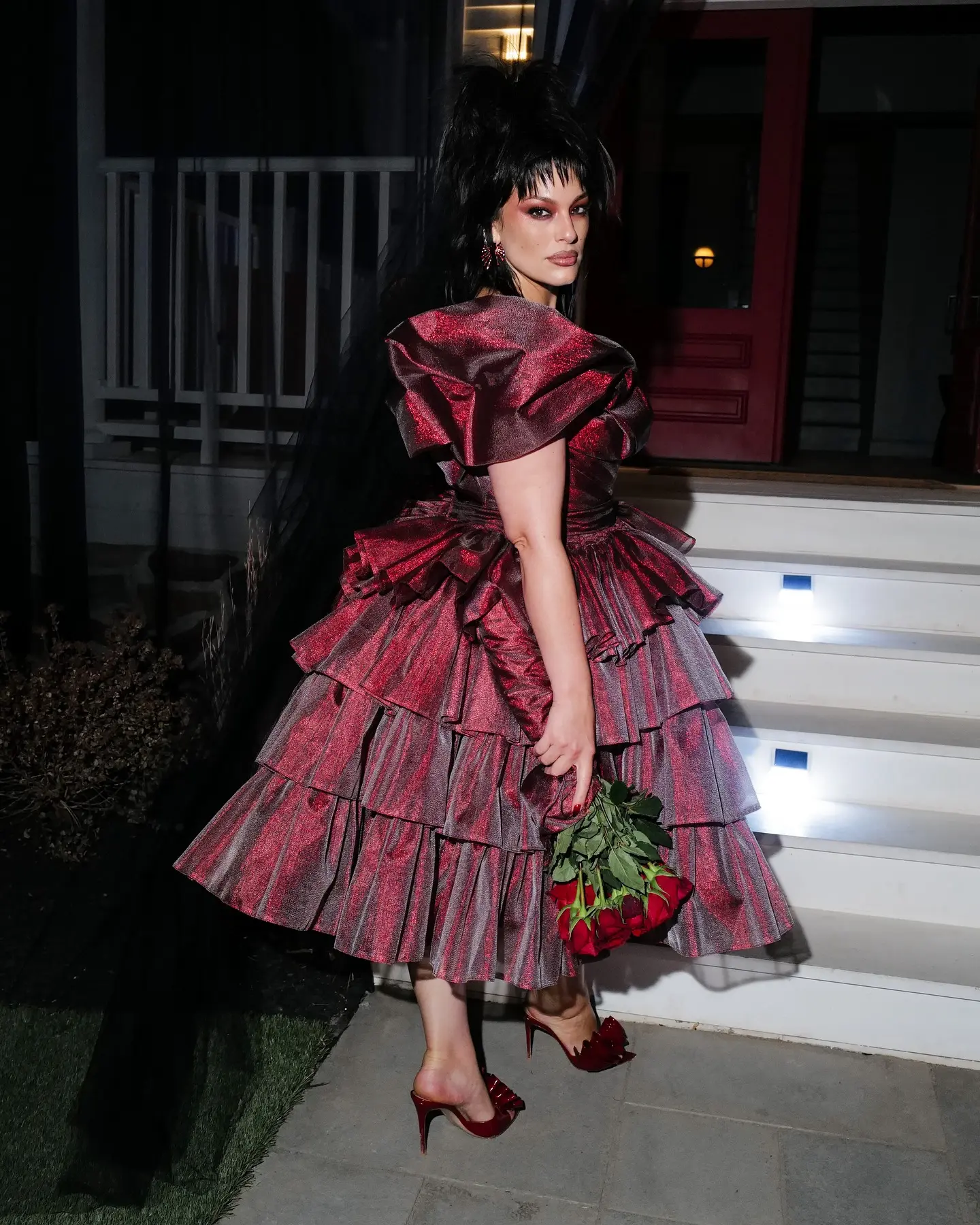 Extra Puffy A-line Evening Gowns Shiny Burgundy Tiered Ruffled Dresses Croset Back Lolita style Prom Dress For Halloween Dress G