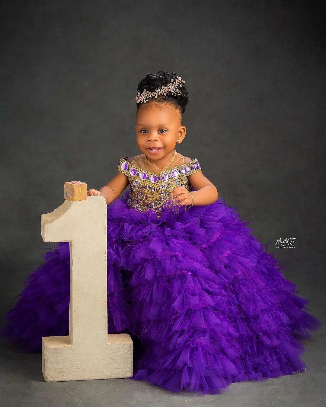 Luxury Purple Pleated Tutu Tulle Dresses Kids South Africa Girls Crystals Birthday Party Dress Tiered Ruffled Child Ball Gowns