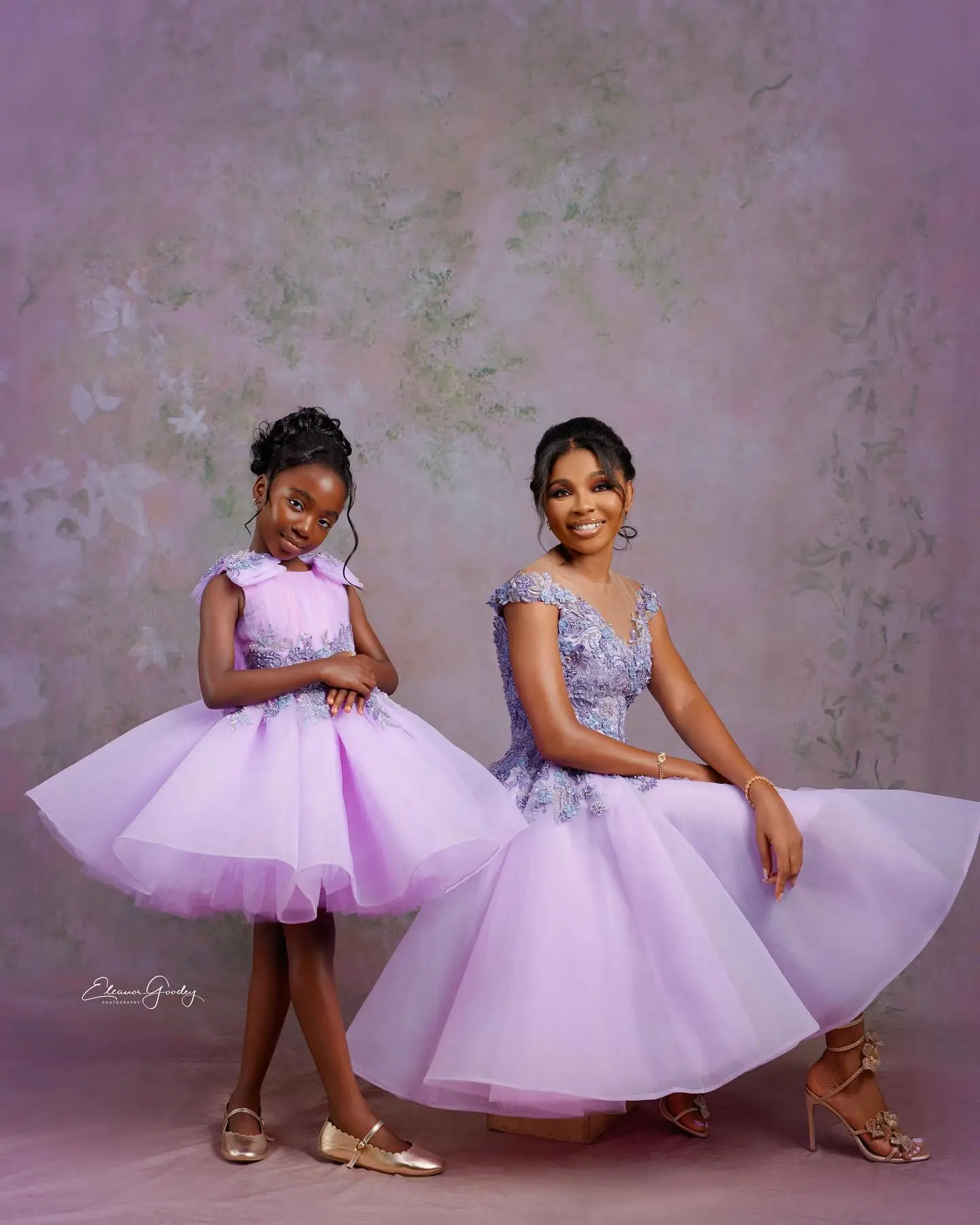 Puffy A-Line Mesh Mother And Kids Party Dress Pretty Flowers Lace Appliques Mom And Daughter Prom Gowns For Photography Dresses