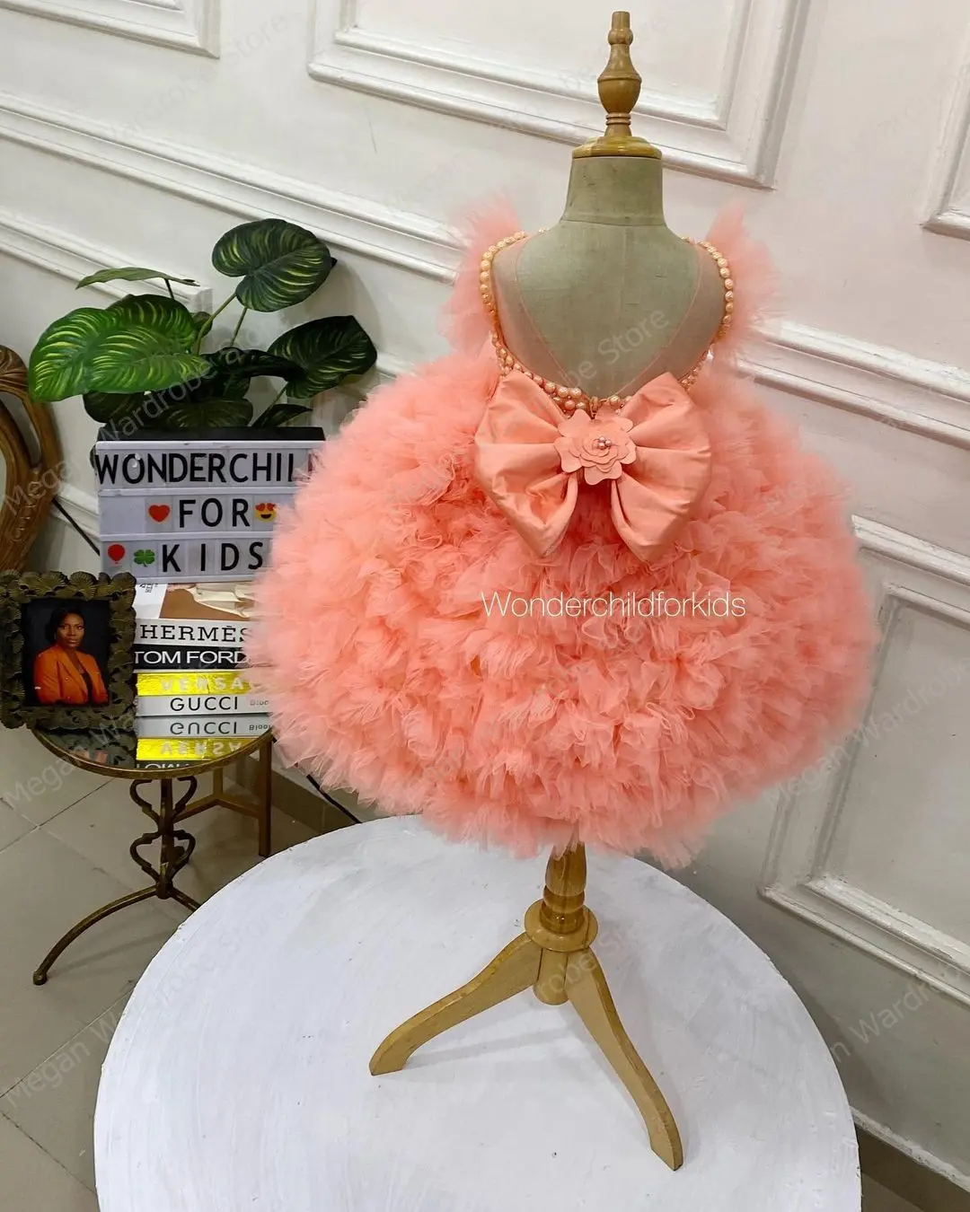 Delicate Ruffles Pleated Girls Dresses Luxury Beading Ruffled Short Tulle Dress For kids Cute Bow Back Birtyday Party Dress Chil