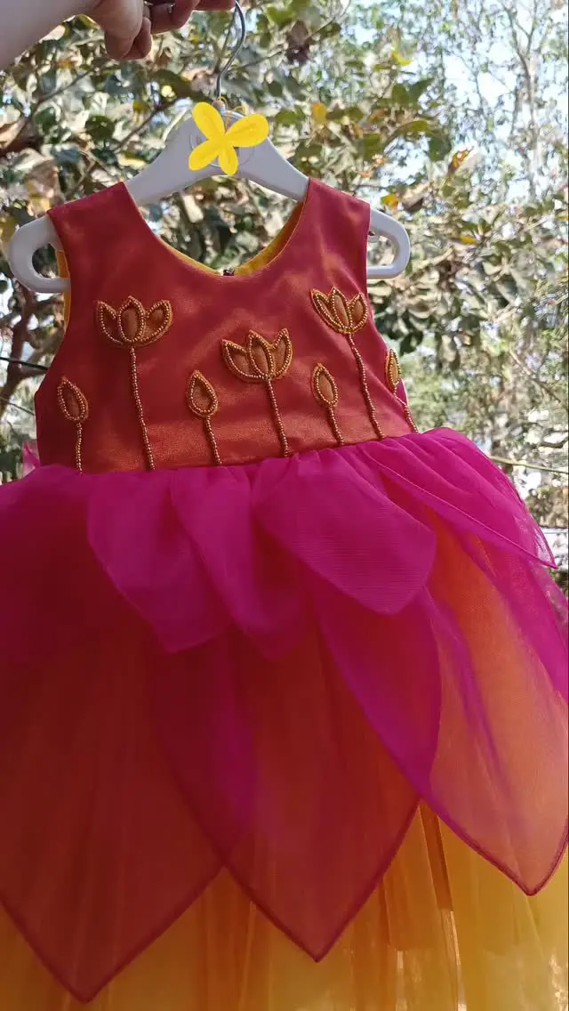 Cute Beads Flower Ruffle Tulle Dress Custom Golden and Fuchsia A-line Tutu Dresses Zipper Back Girls Birthday Party Dress 2025